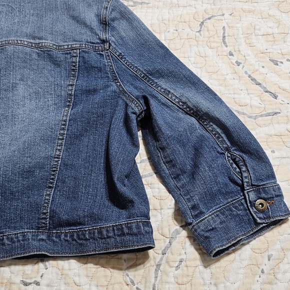 Trucker Style Cropped ONE WORLD Women's Blue Jean Jacket - Picture 7 of 9